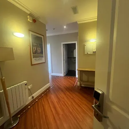 River Apartments, Spacious 2 Bedroom - Muckross Road Apartamento