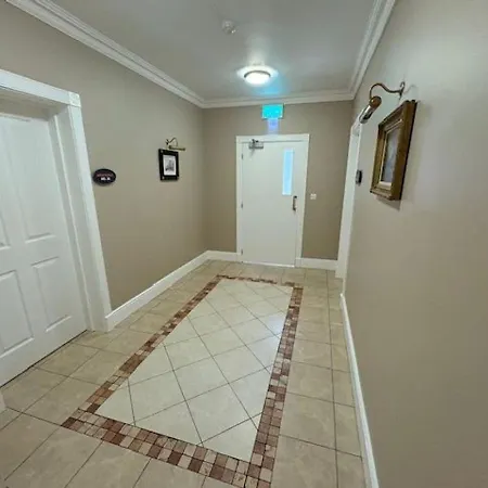 아파트 River Apartments, Spacious 2 Bedroom - Muckross Road